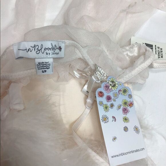 In-Bloom By Jonquil Marabou Trim Chemise & Thong - Picture 8 of 9